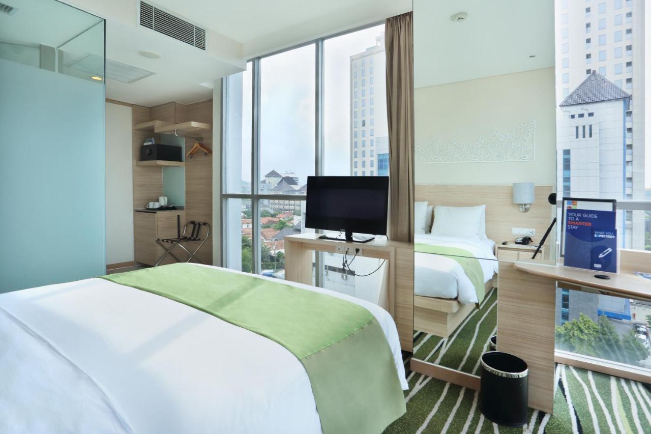 Holiday Inn Express Semarang Simpang Lima By Ihg Exterior photo